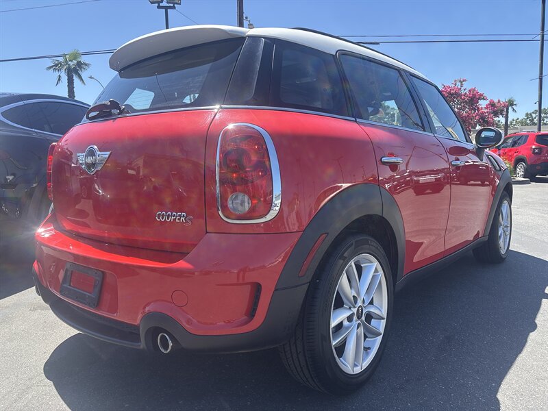 Vehicle image 7 of 26