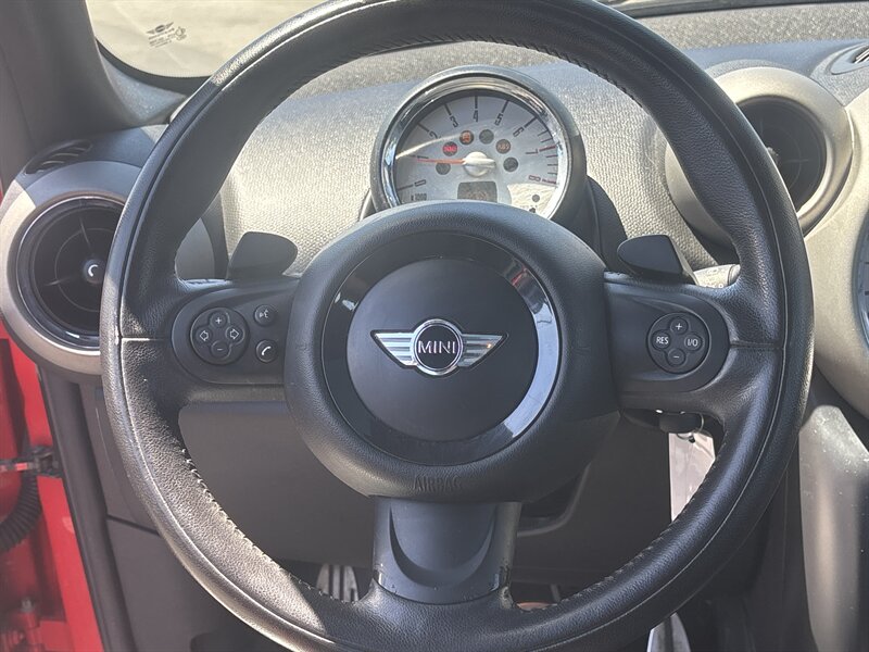 Vehicle image 25 of 26