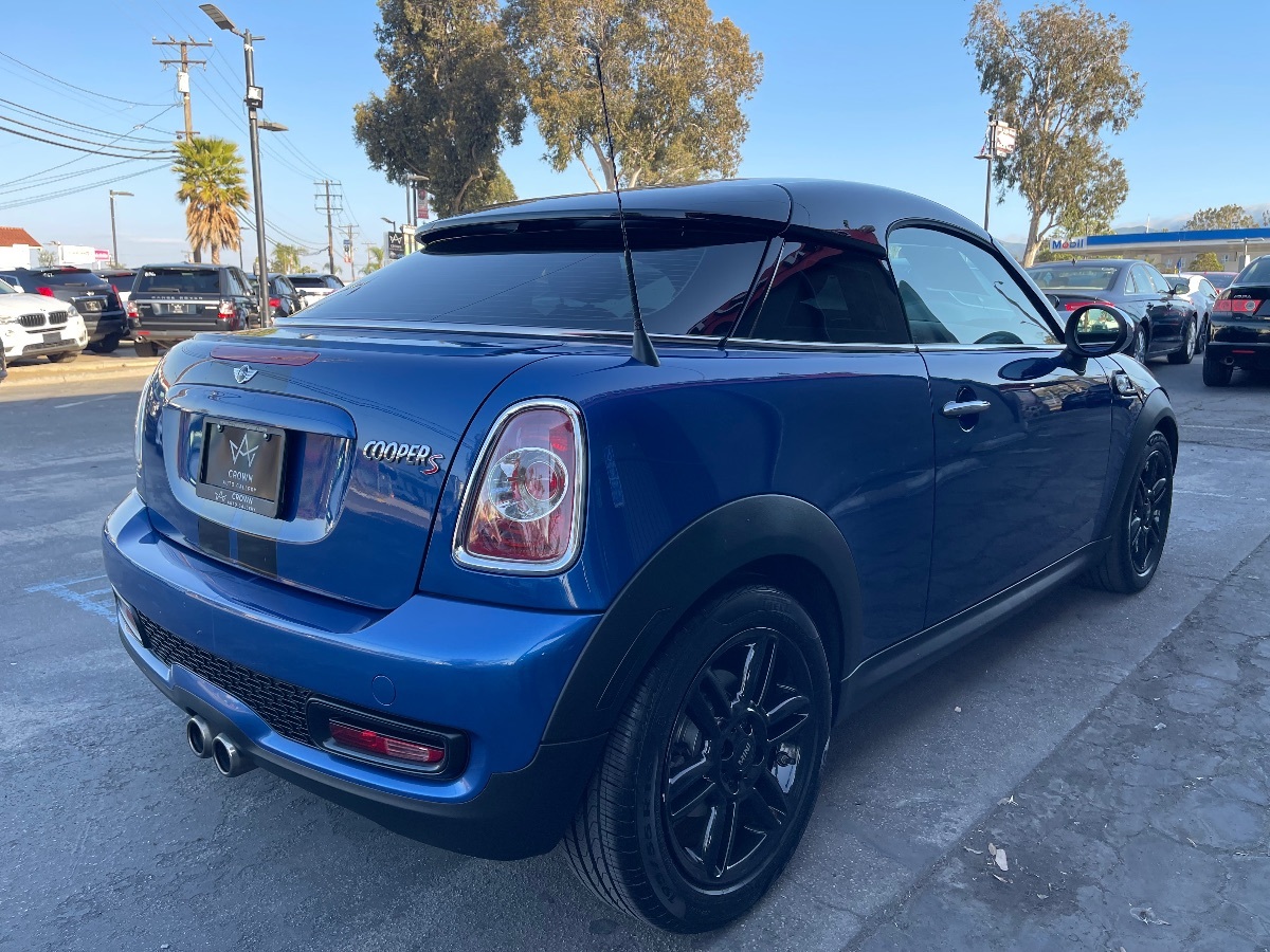 Vehicle image 4 of 13
