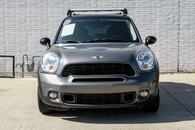 2012 MINI Cooper Countryman S Image 2 of 56