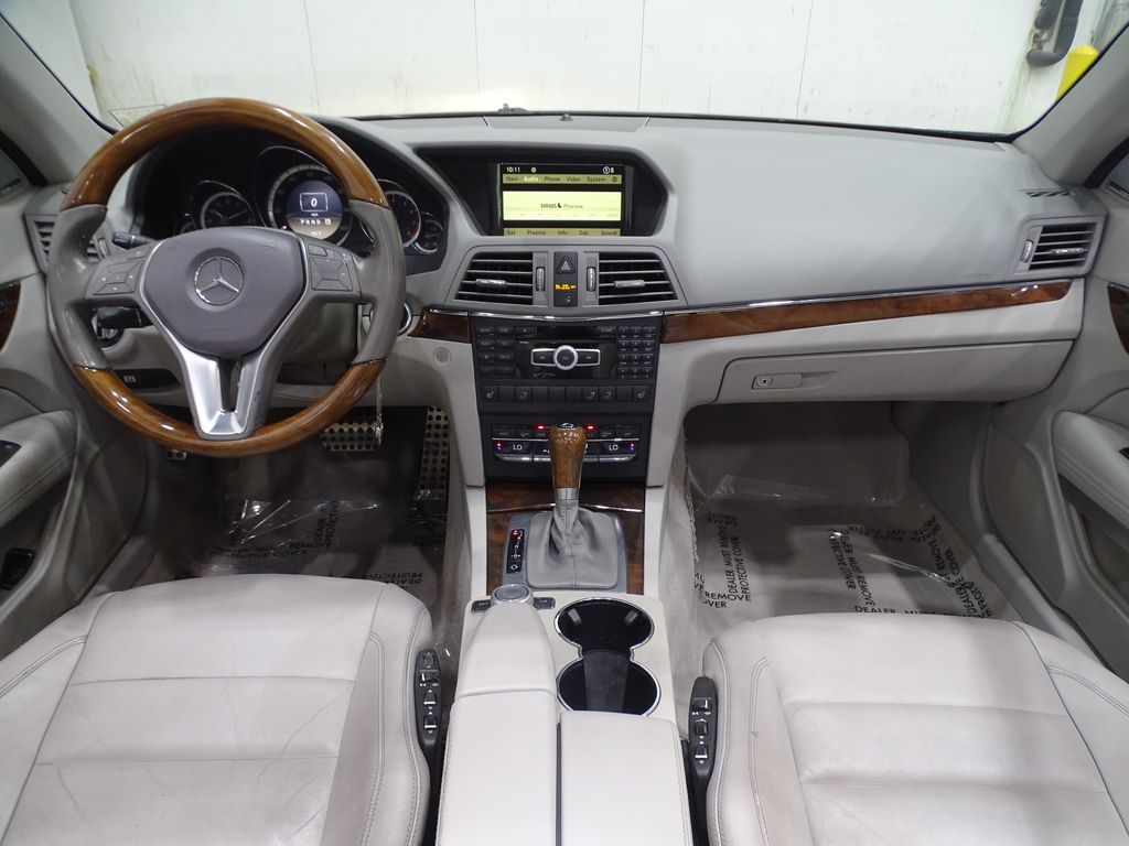 Vehicle image 19 of 42