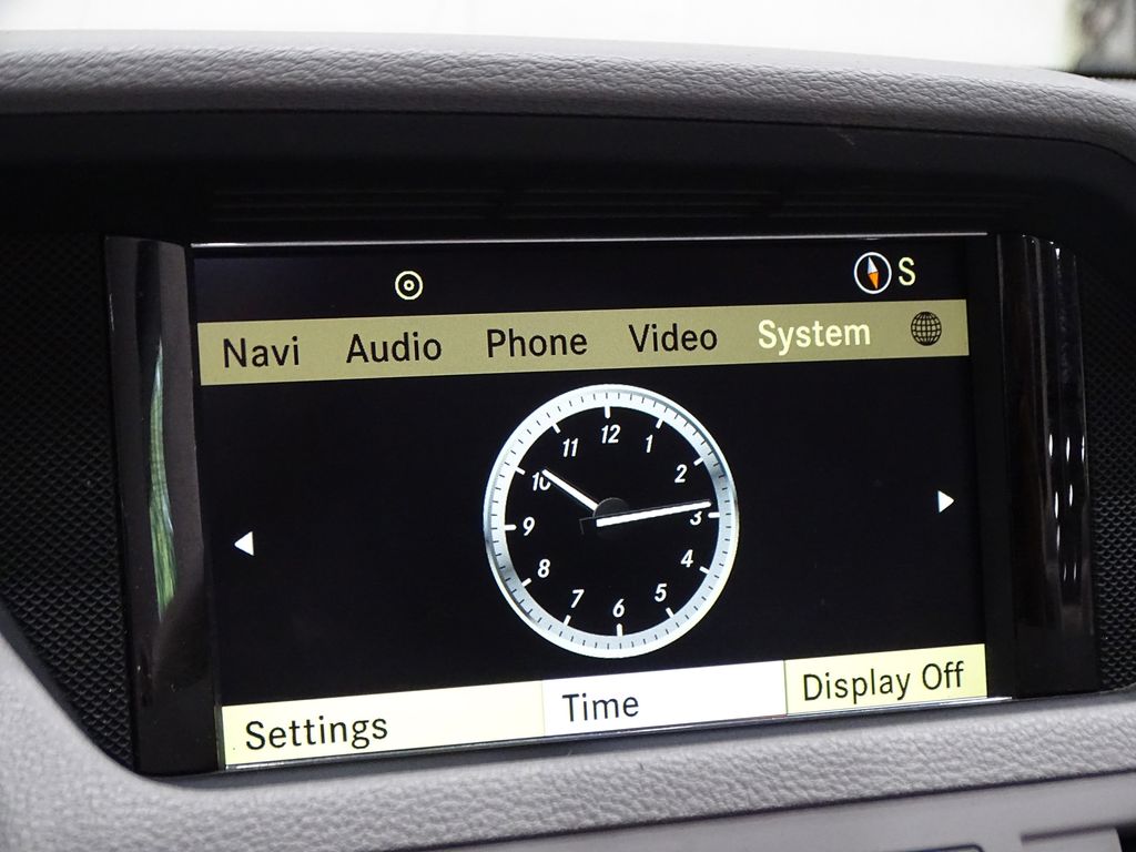 Vehicle image 25 of 42