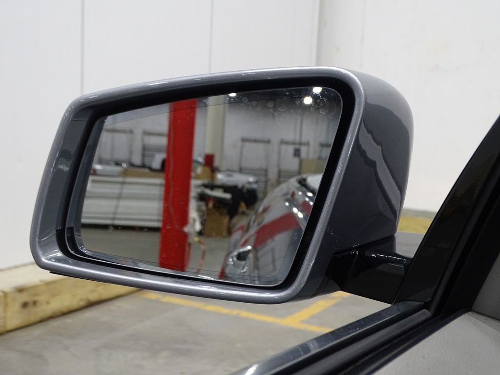 Vehicle image 40 of 42