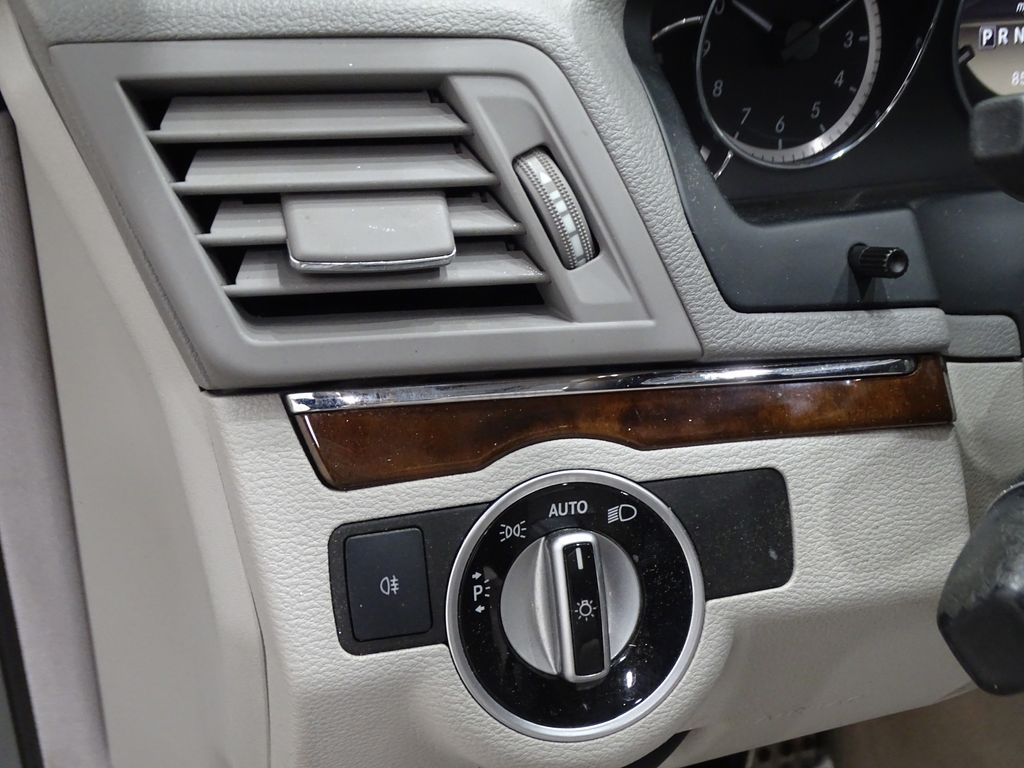 Vehicle image 41 of 42