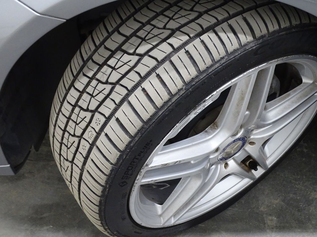 Vehicle image 14 of 42