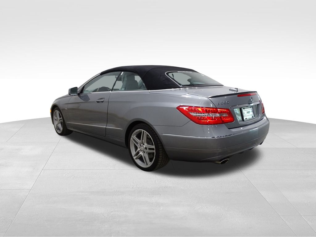 Vehicle image 11 of 42