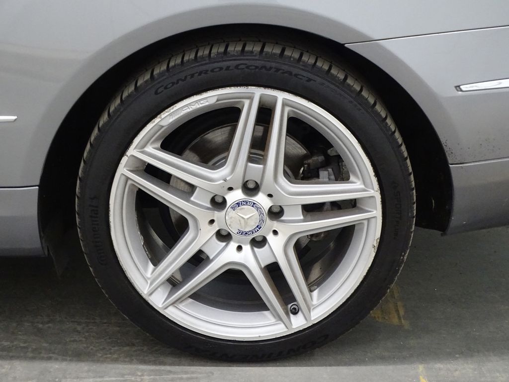 Vehicle image 13 of 42