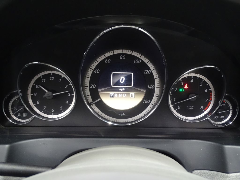 Vehicle image 21 of 42