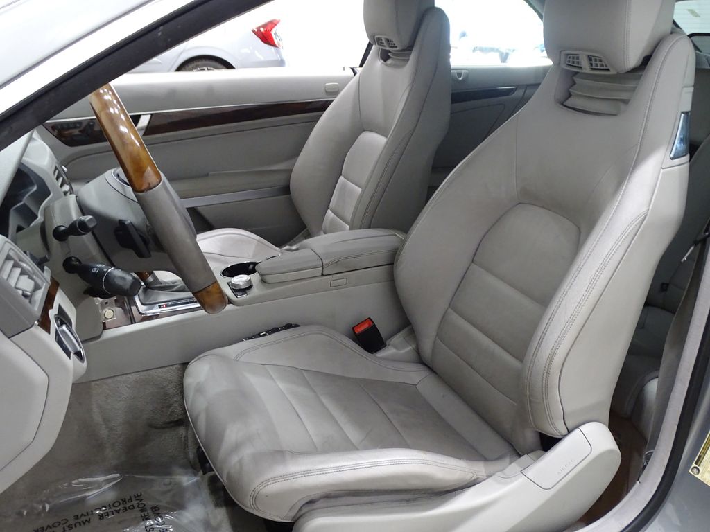 Vehicle image 17 of 42