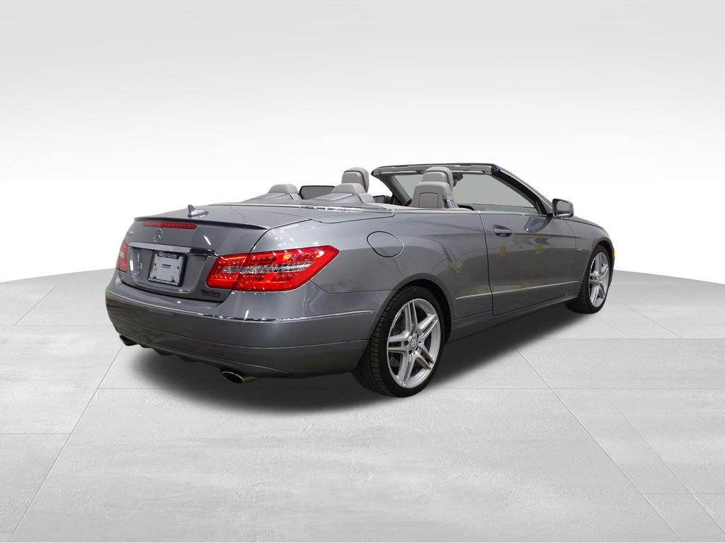 Vehicle image 7 of 42