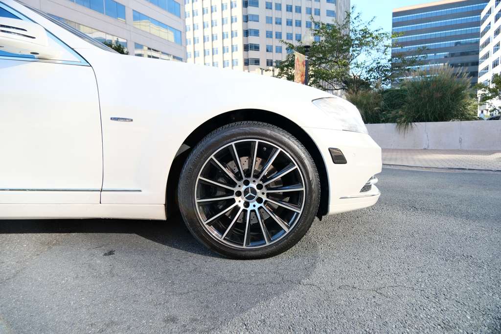 2012 Mercedes-Benz S-Class 550 Image 11 of 46