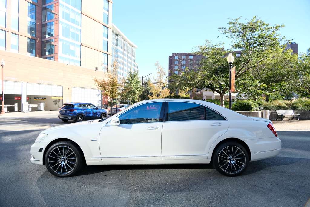 2012 Mercedes-Benz S-Class 550 Image 9 of 46