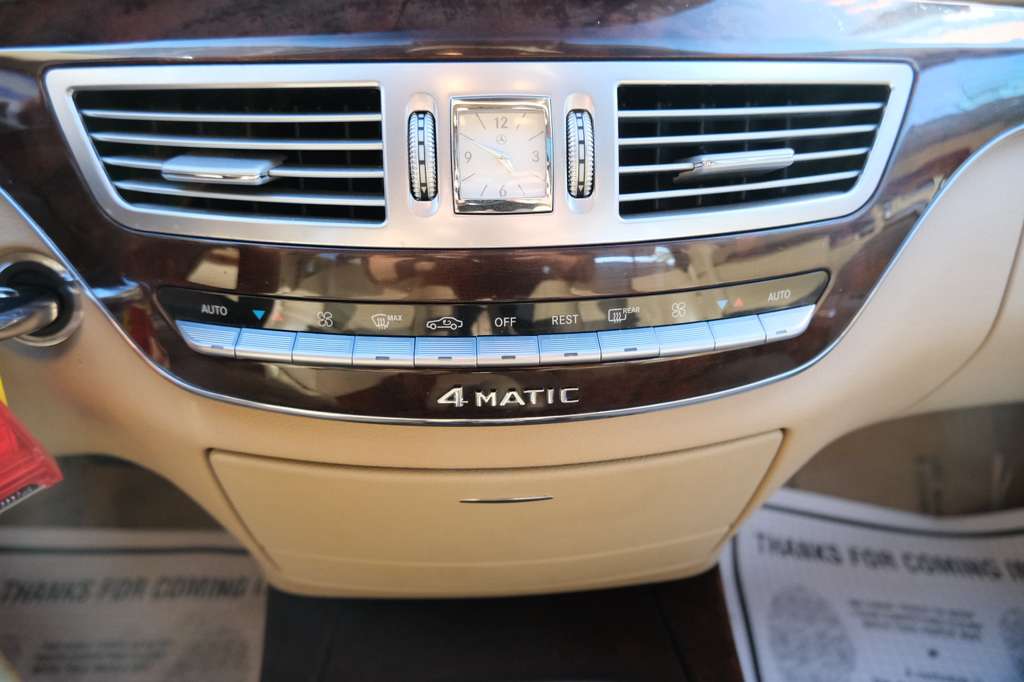 2012 Mercedes-Benz S-Class 550 Image 40 of 46