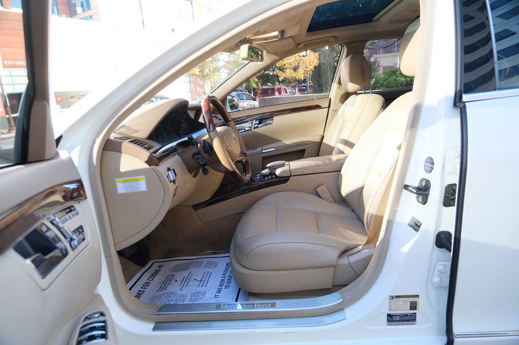 2012 Mercedes-Benz S-Class 550 Image 25 of 46