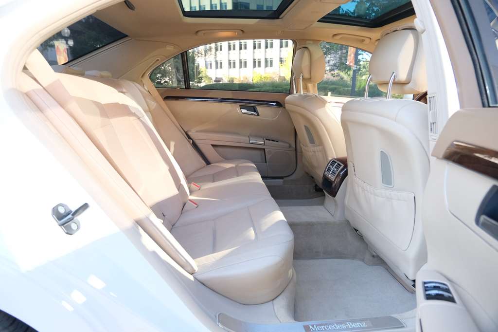 2012 Mercedes-Benz S-Class 550 Image 17 of 46