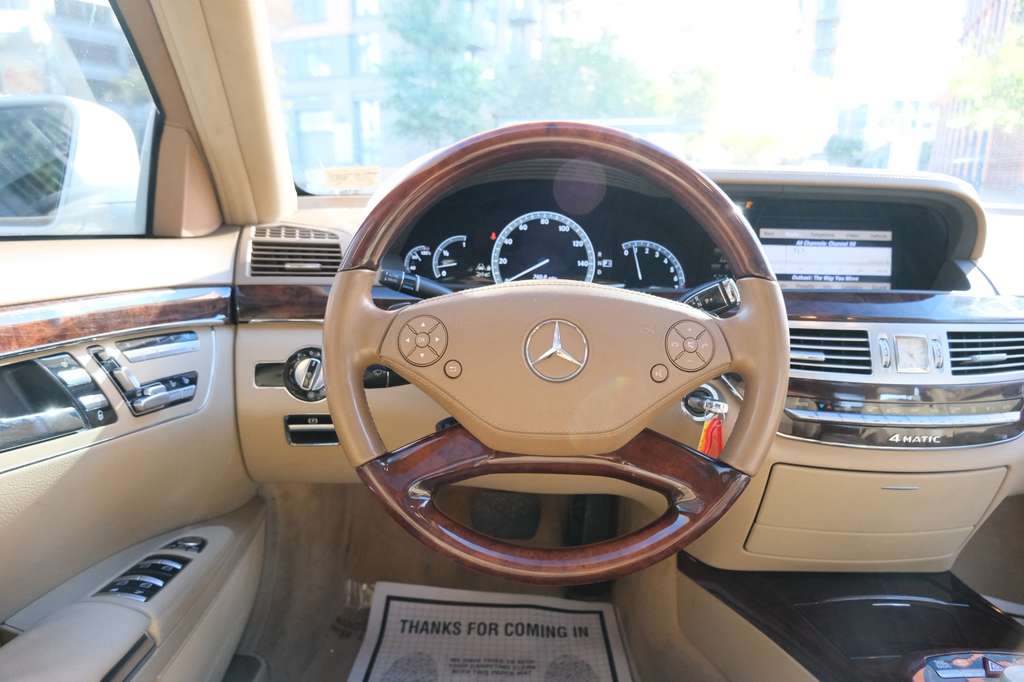 2012 Mercedes-Benz S-Class 550 Image 24 of 46
