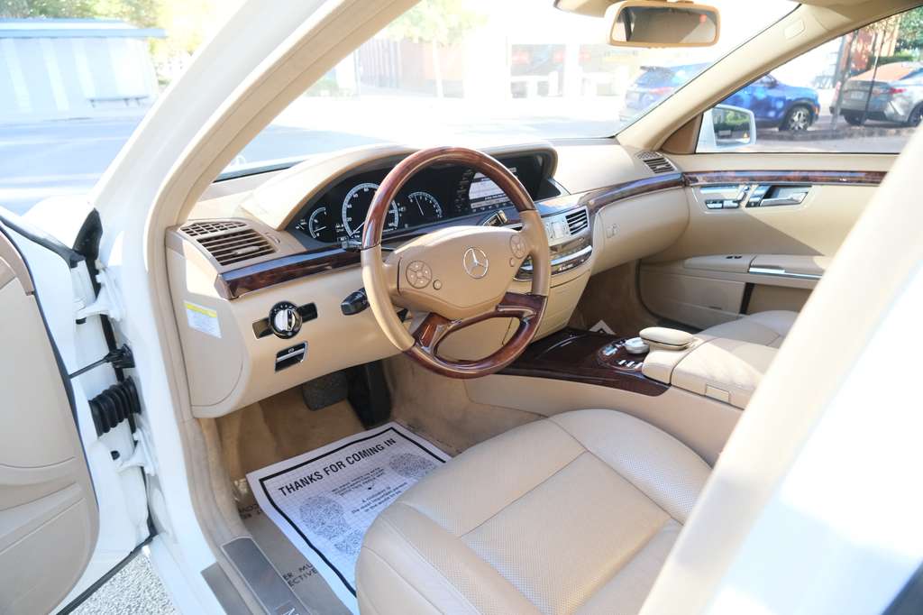 2012 Mercedes-Benz S-Class 550 Image 23 of 46