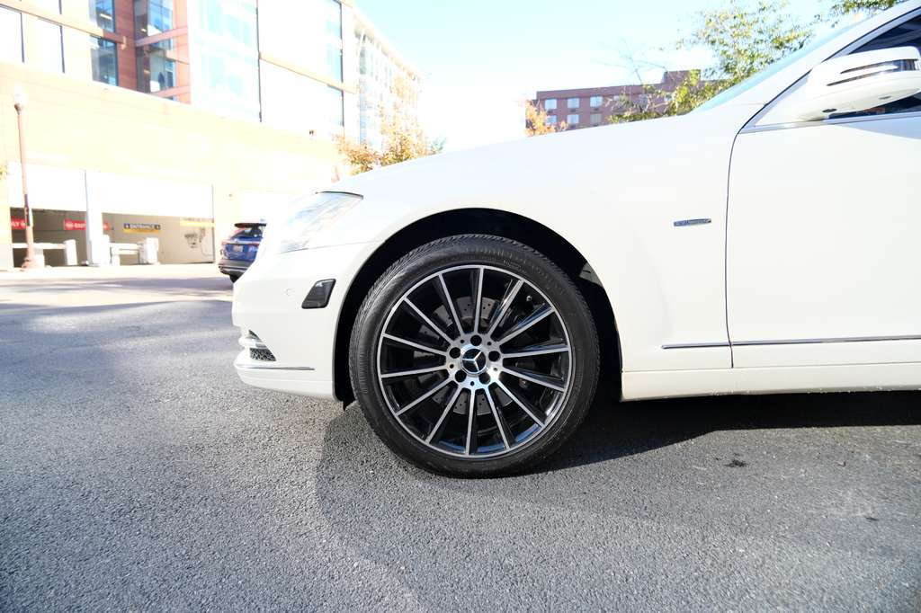 2012 Mercedes-Benz S-Class 550 Image 13 of 46