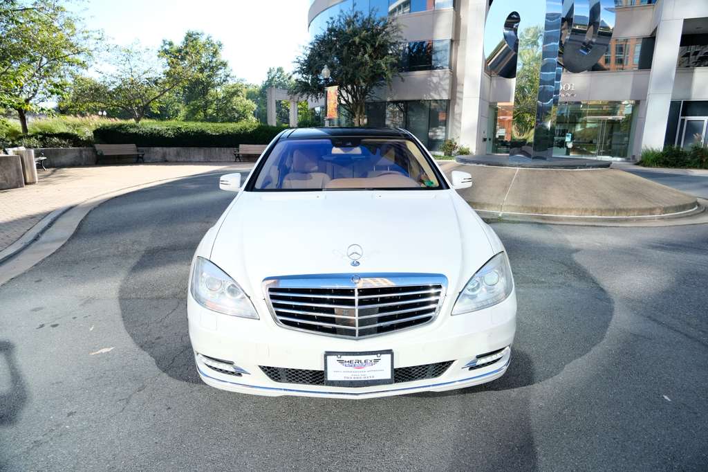 2012 Mercedes-Benz S-Class 550 Image 3 of 46