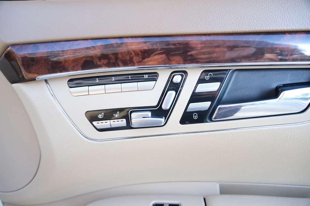 2012 Mercedes-Benz S-Class 550 Image 29 of 46