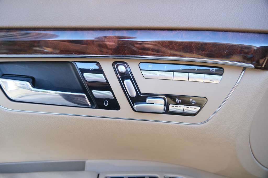 2012 Mercedes-Benz S-Class 550 Image 36 of 46