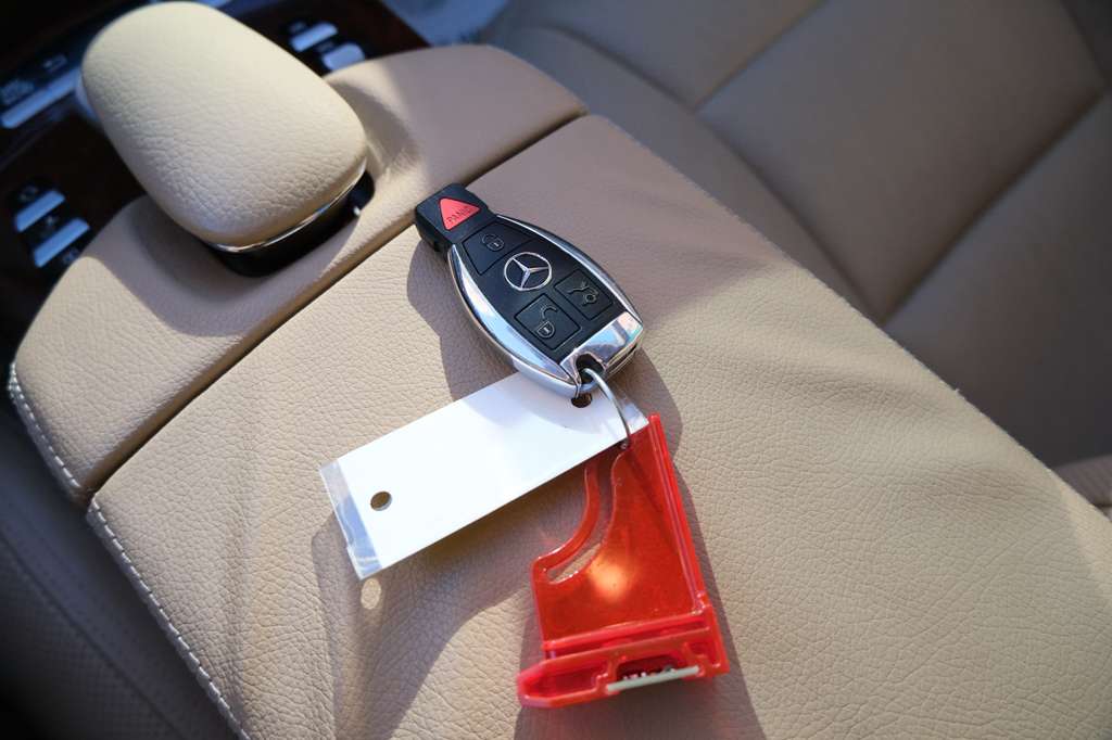 2012 Mercedes-Benz S-Class 550 Image 32 of 46