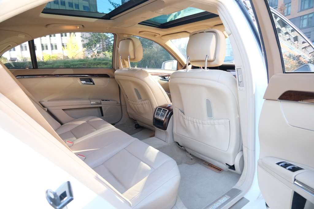 2012 Mercedes-Benz S-Class 550 Image 16 of 46