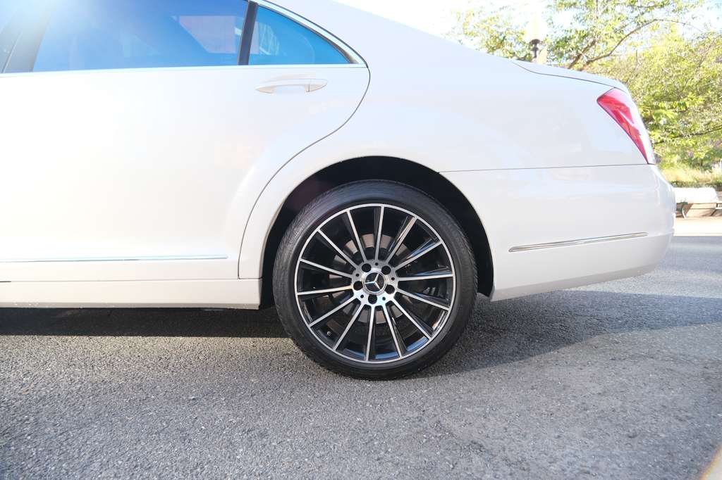 2012 Mercedes-Benz S-Class 550 Image 12 of 46