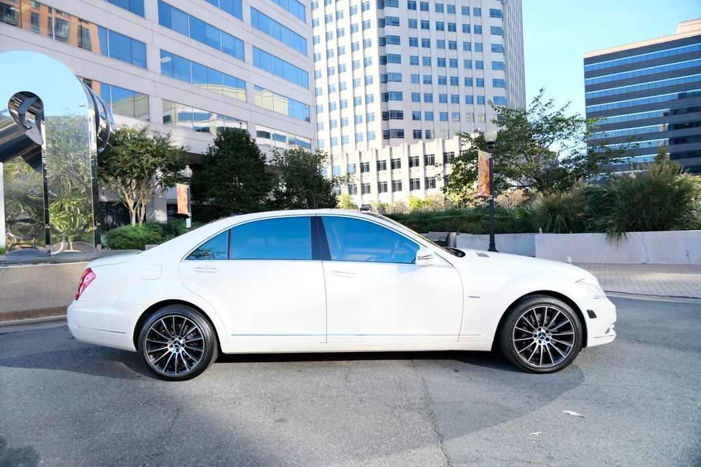 2012 Mercedes-Benz S-Class 550 Image 5 of 46