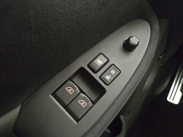 Vehicle image 20 of 29