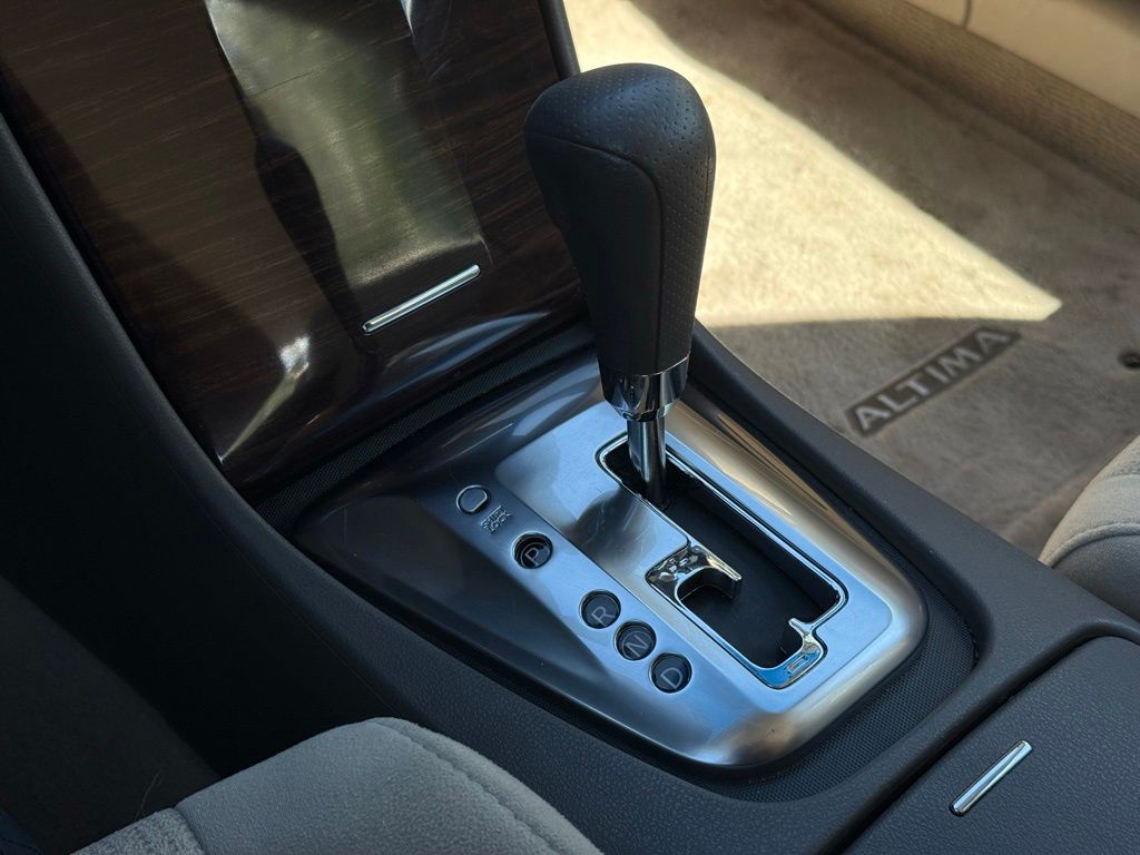 2012 Nissan Altima 2.5 S Image 15 of 30