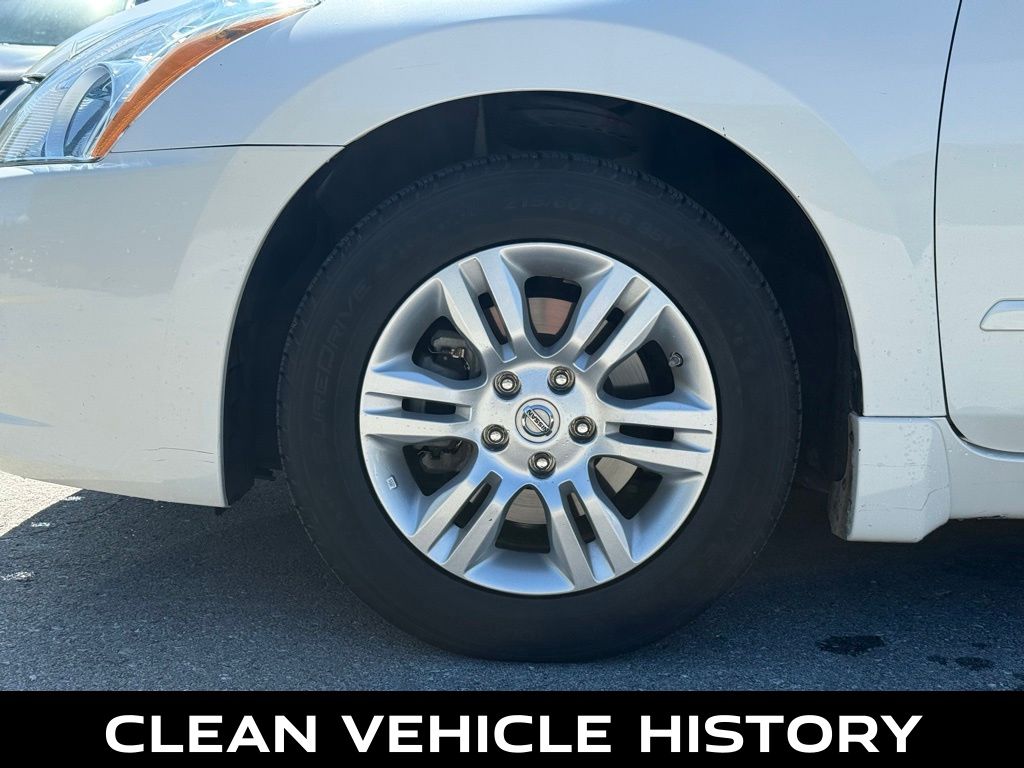 2012 Nissan Altima 2.5 S Image 10 of 30