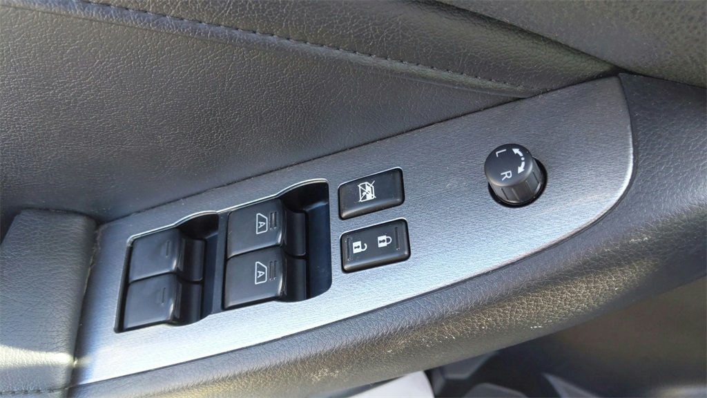 2012 Nissan Altima 2.5 SL Image 26 of 30