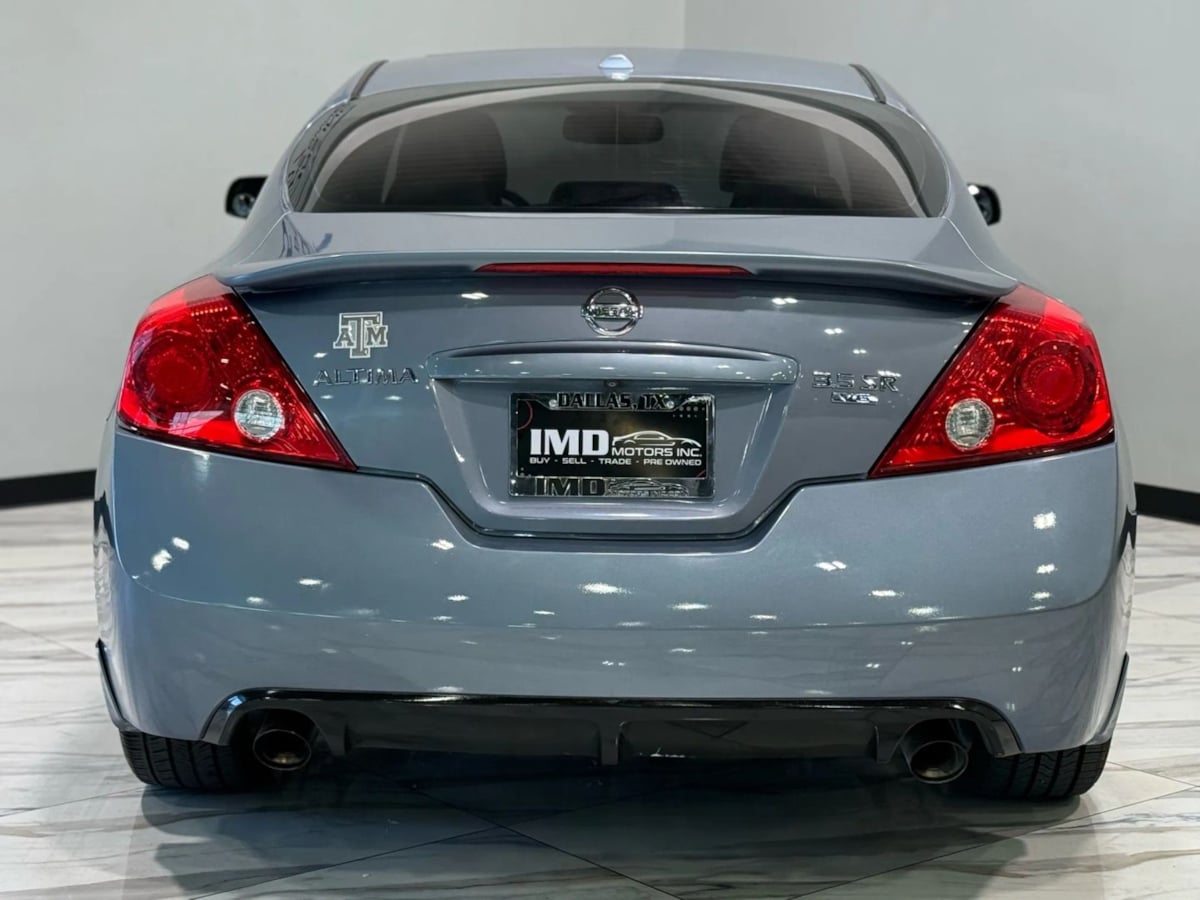 Vehicle image 6 of 24