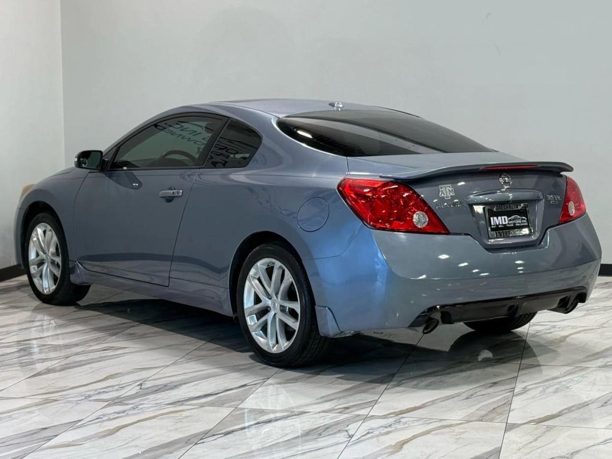 Vehicle image 7 of 24