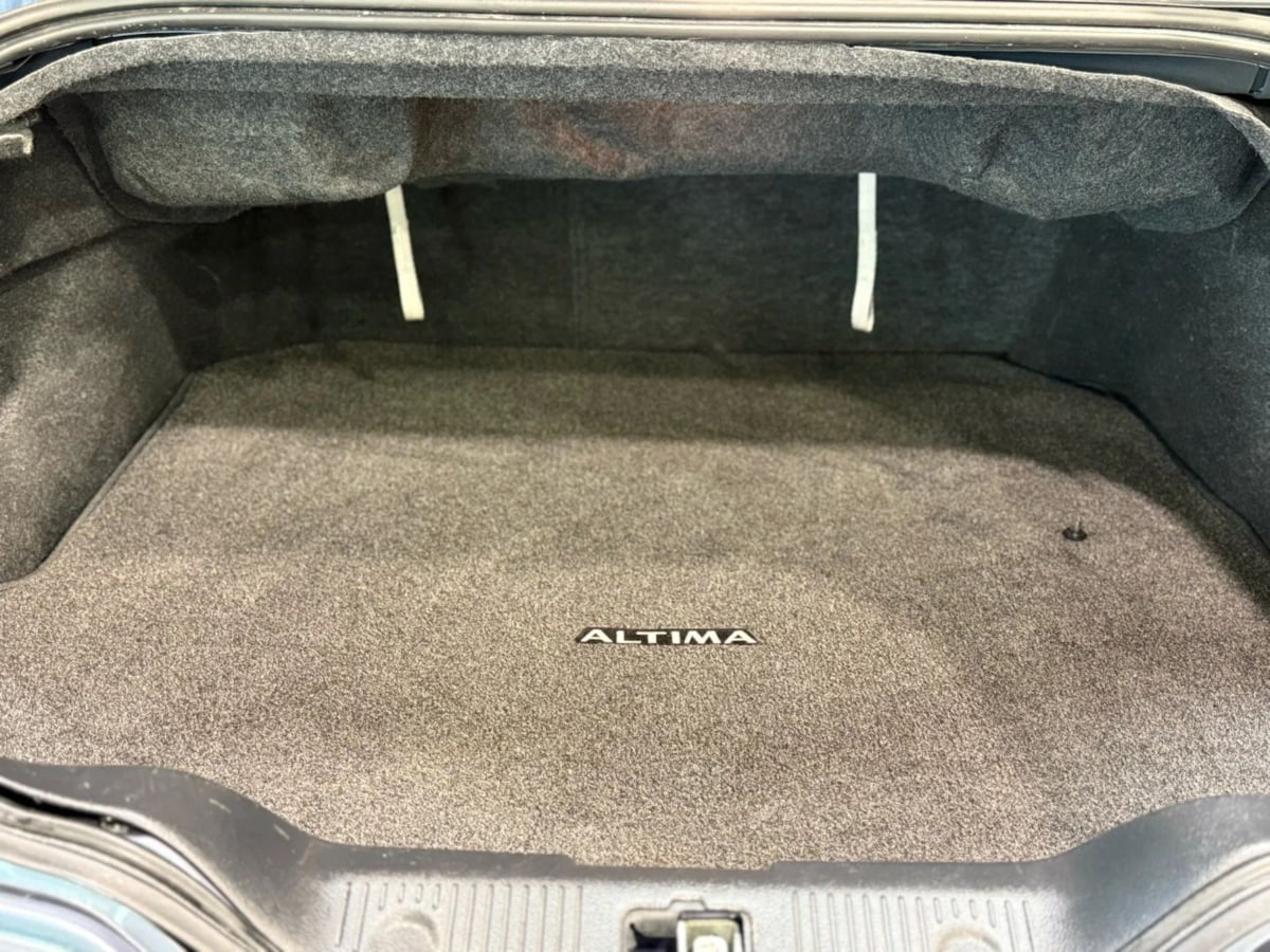 Vehicle image 10 of 24