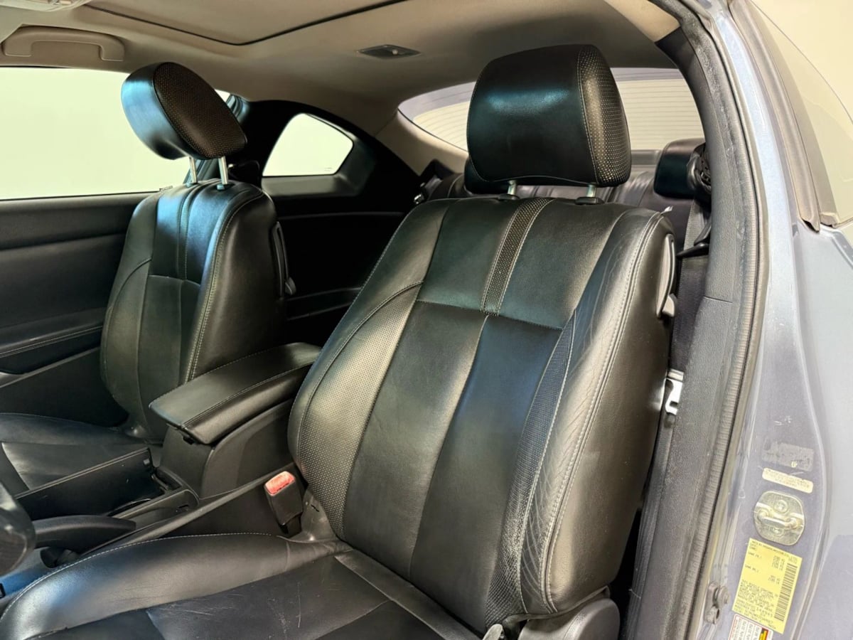 Vehicle image 12 of 24