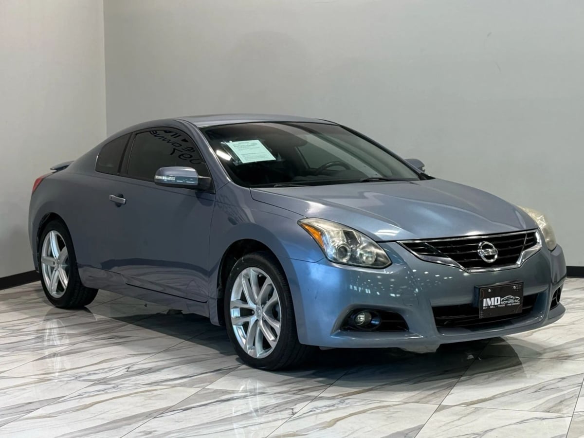 Vehicle image 4 of 24