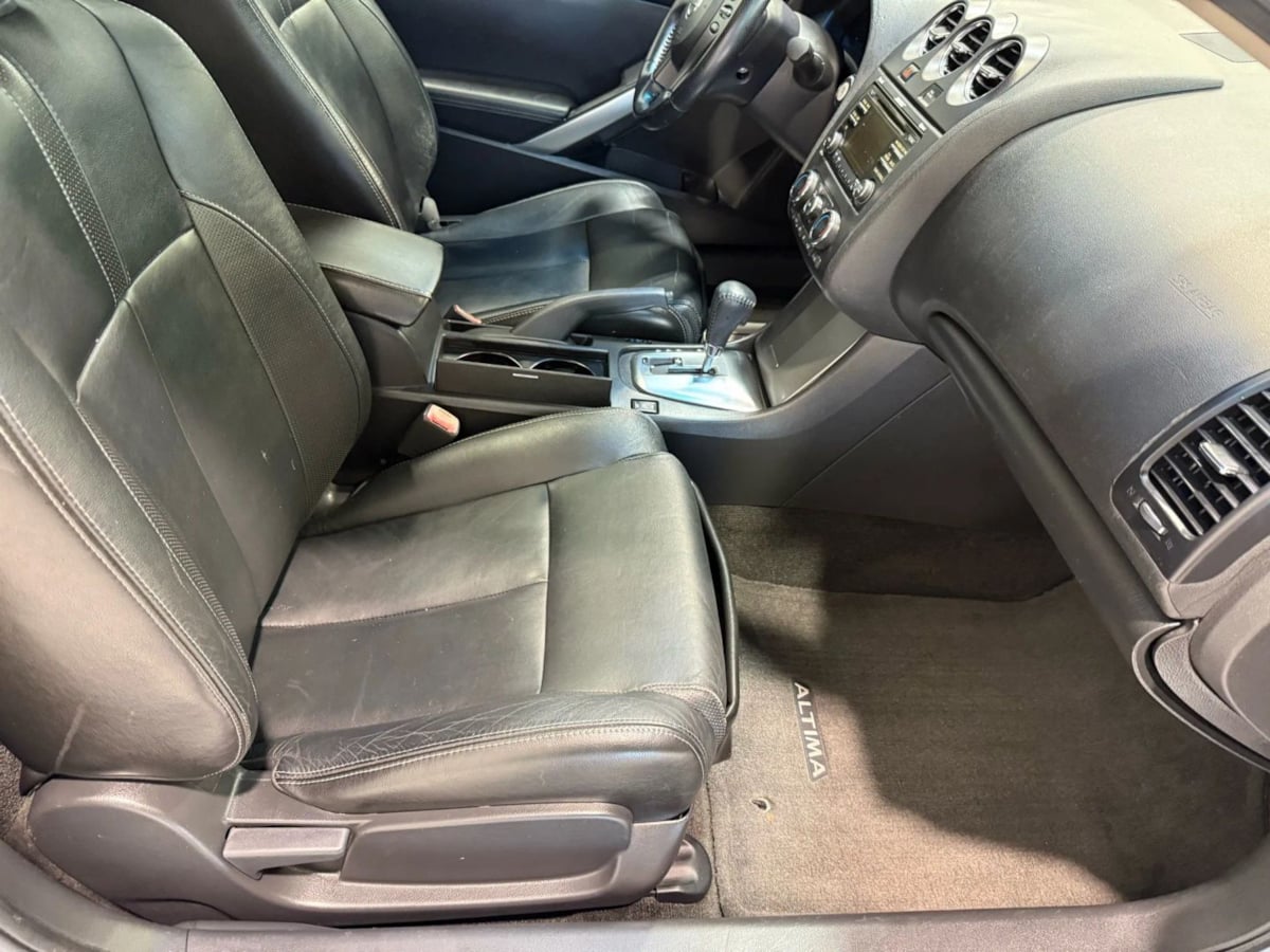 Vehicle image 16 of 24