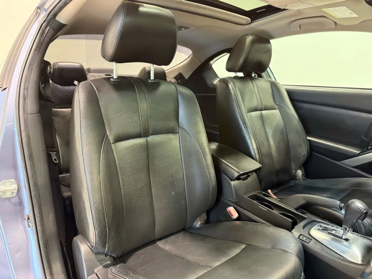 Vehicle image 11 of 24