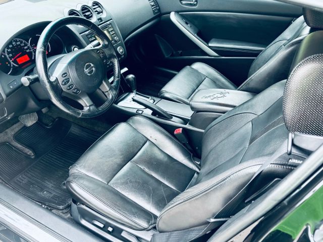 Vehicle image 17 of 30