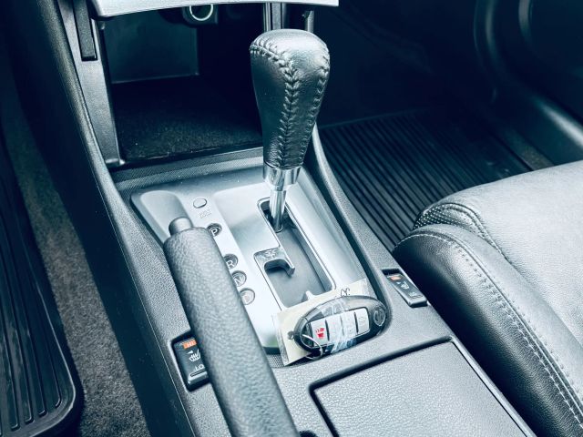 Vehicle image 25 of 30