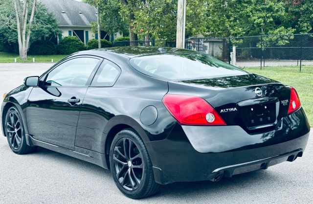 Vehicle image 9 of 30