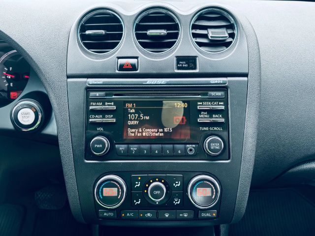 Vehicle image 24 of 30