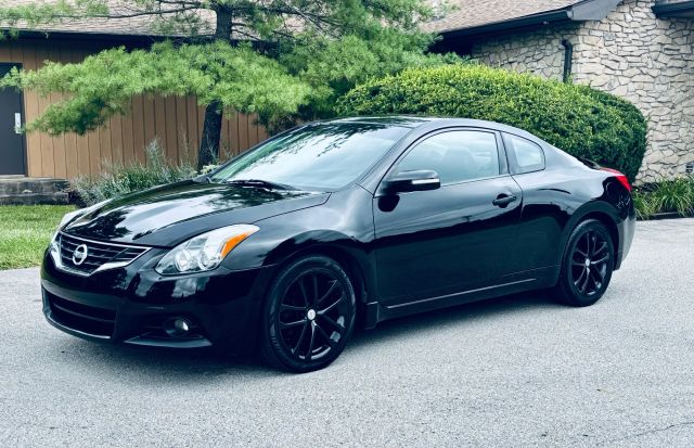 Vehicle image 2 of 30