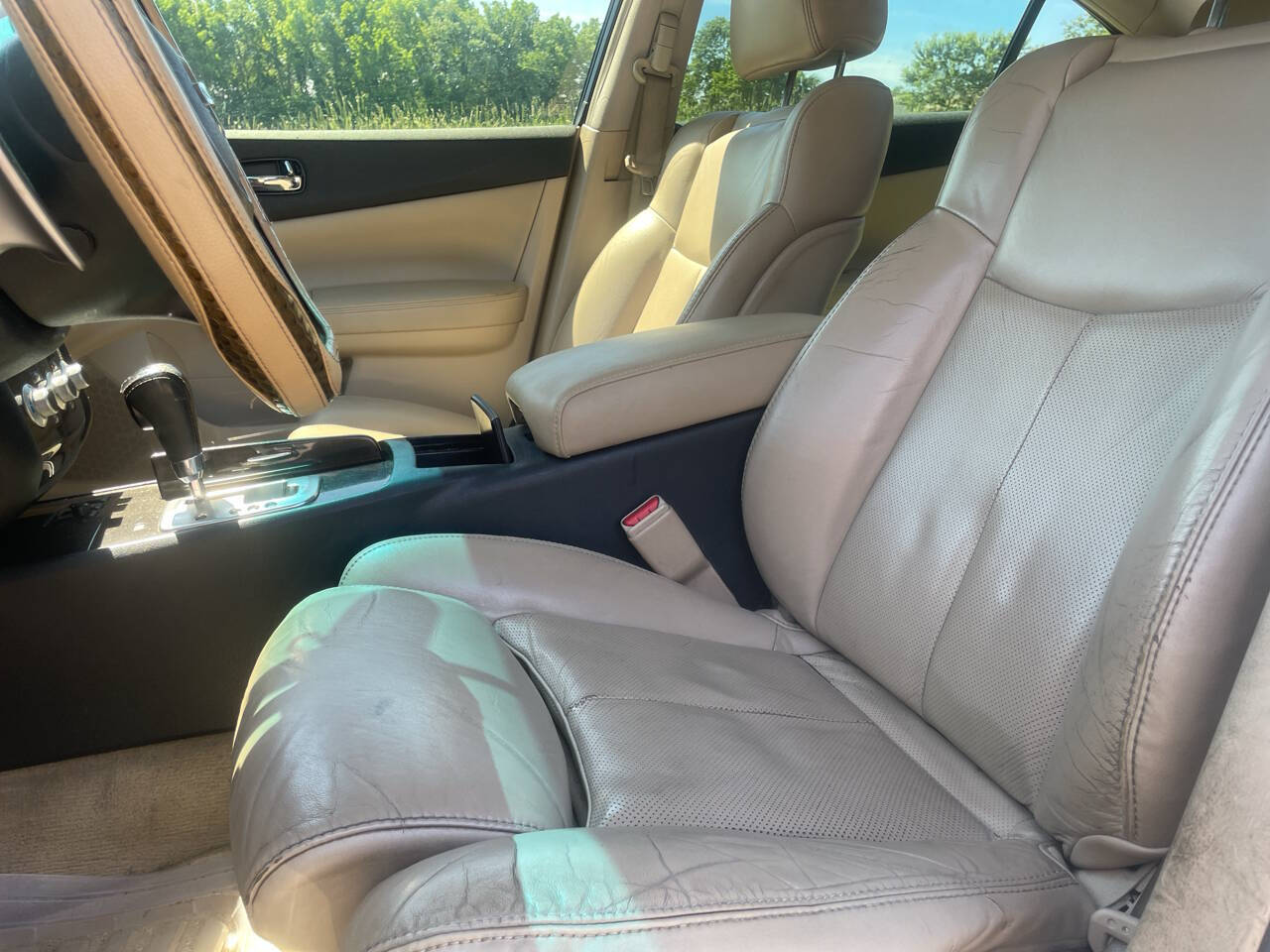 Vehicle image 14 of 30