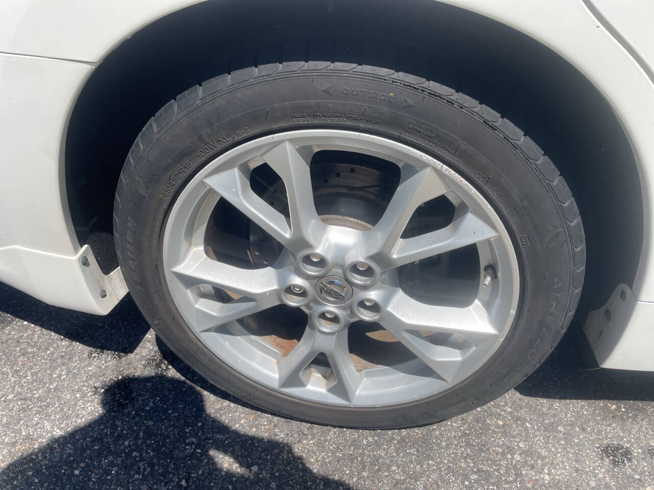 Vehicle image 12 of 30