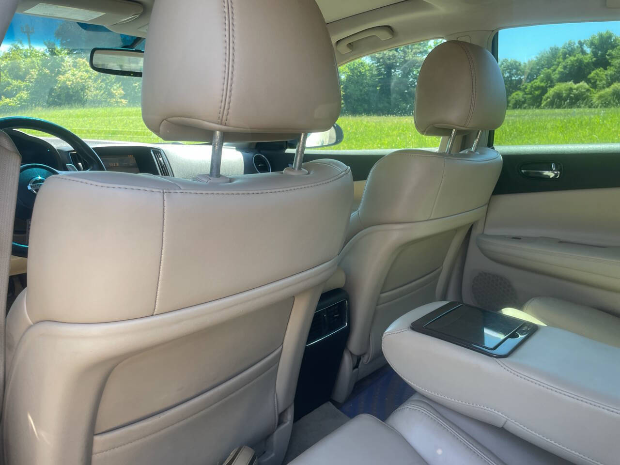 Vehicle image 19 of 30