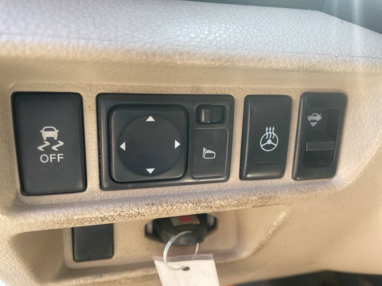 Vehicle image 16 of 30