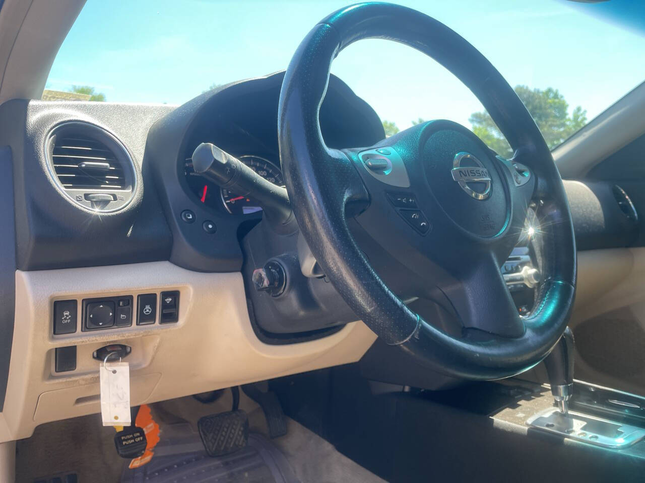 Vehicle image 15 of 30